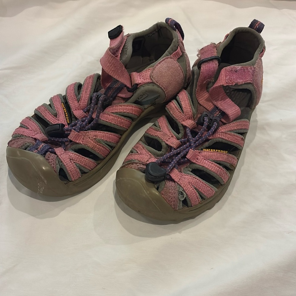 KEEN Newport Pink Kids Size 13 Hiking Waterproof Walking Sandals Shoes
